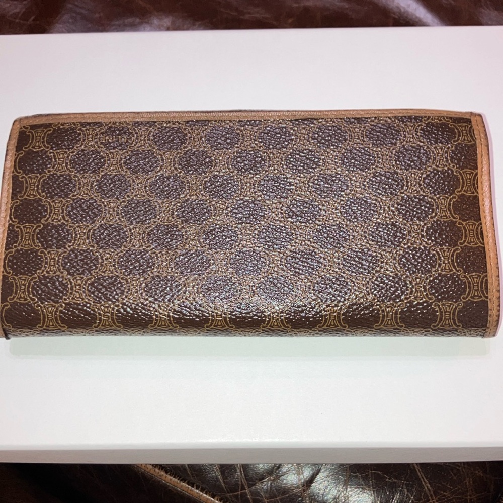 Celine vintage Kisslock monogram Wallet w/gold hardware excellent condit… - Picture 3 of 13